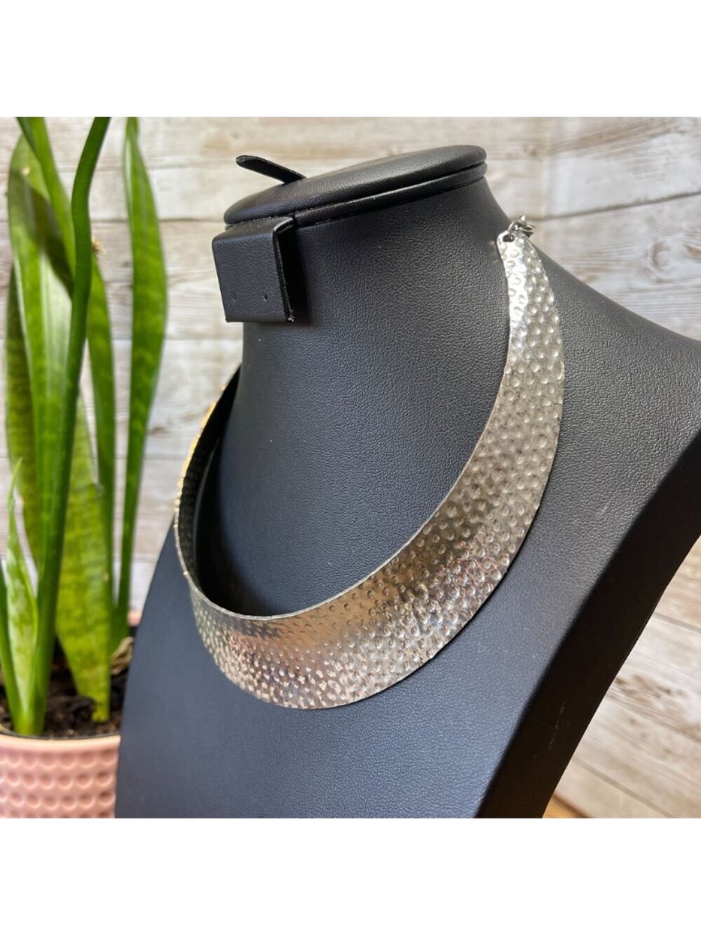Hammered Silver Tone Collar Necklace With Adjustable Chain Clasp 70's Glam - Picture 3 of 4